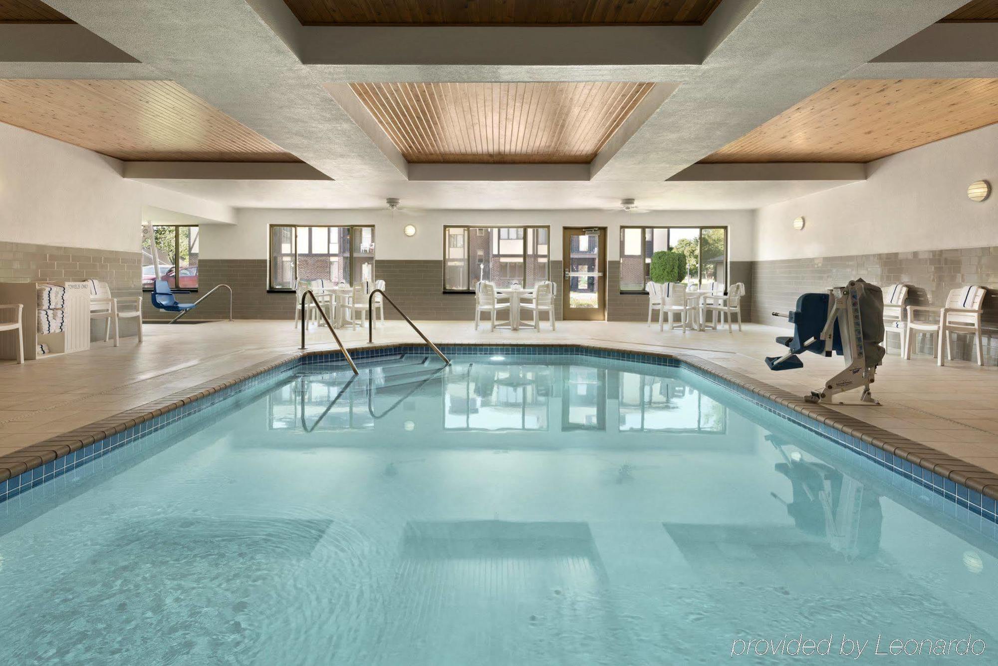 Country Inn & Suites By Radisson, St Cloud West, Mn Saint Cloud Buitenkant foto